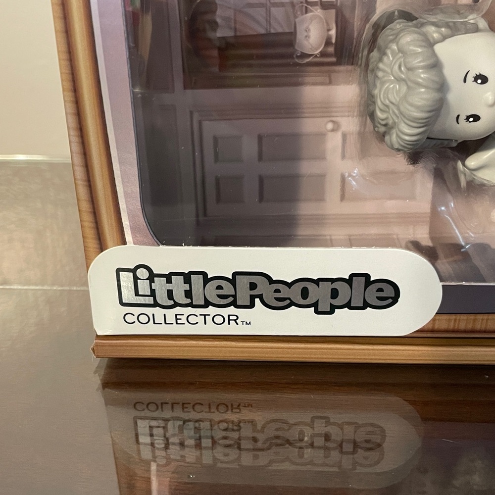Mattel Little People 'I Love Lucy' Collector Set - Black and White - Picture 3 of 9